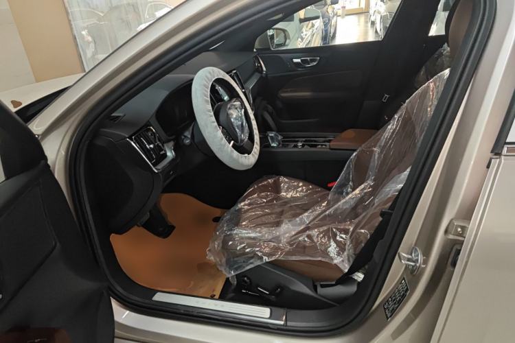 Used Volvo S60 2026 Model B4 Zhiyi Luxury Edition Driver Seat