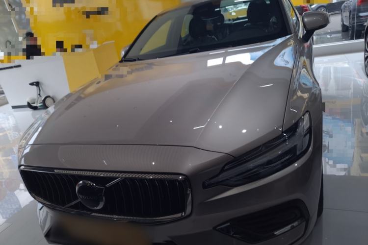 Used Volvo S60 2026 Model B4 Zhiyi Luxury Edition Front