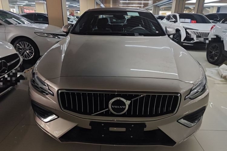 Used Volvo S60 2026 Model B4 Zhiyi Luxury Edition Front