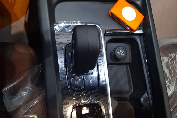 Used Volvo S60 2026 Model B4 Zhiyi Luxury Edition Gear Lever