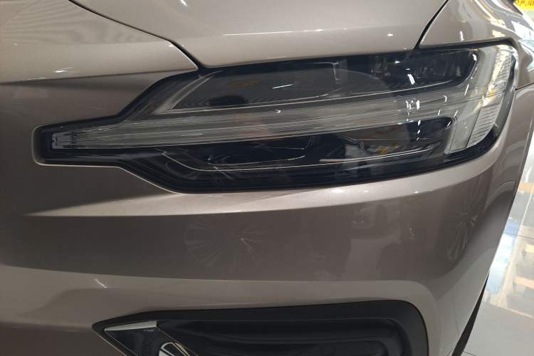 Used Volvo S60 2026 Model B4 Zhiyi Luxury Edition Left Front Headlight