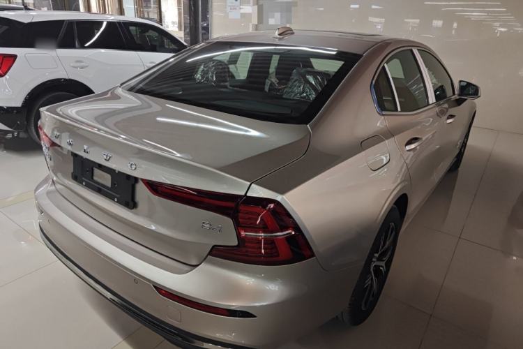 Used Volvo S60 2026 Model B4 Zhiyi Luxury Edition Rear Right 45 Deg