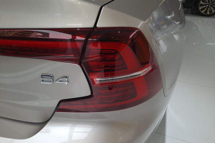 Used Volvo S60 2026 Model B4 Zhiyi Luxury Edition Right Rear Taillight