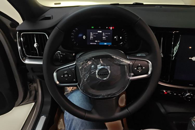 Used Volvo S60 2026 Model B4 Zhiyi Luxury Edition Steering Wheel