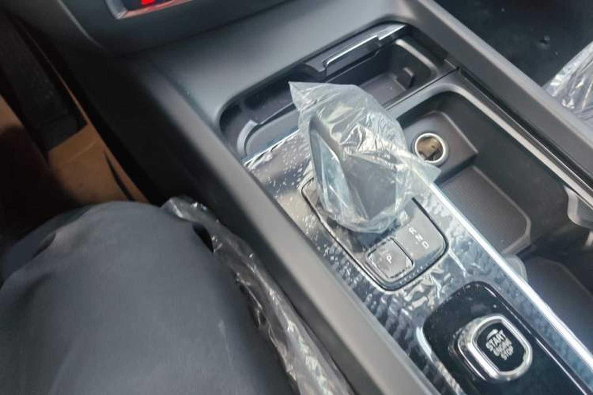 Used Volvo S60 2026 Model B4 Zhiyi Luxury Edition Gear Lever