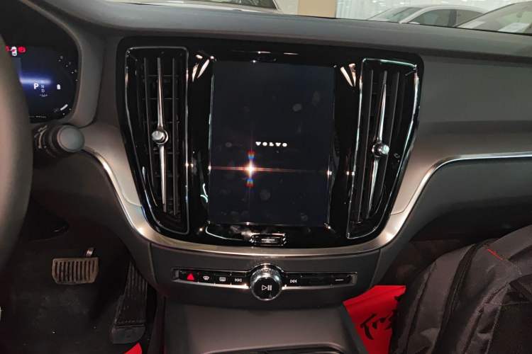 Used Volvo S60 2026 Model B4 Zhiyi Luxury Edition Audio And AC Panel