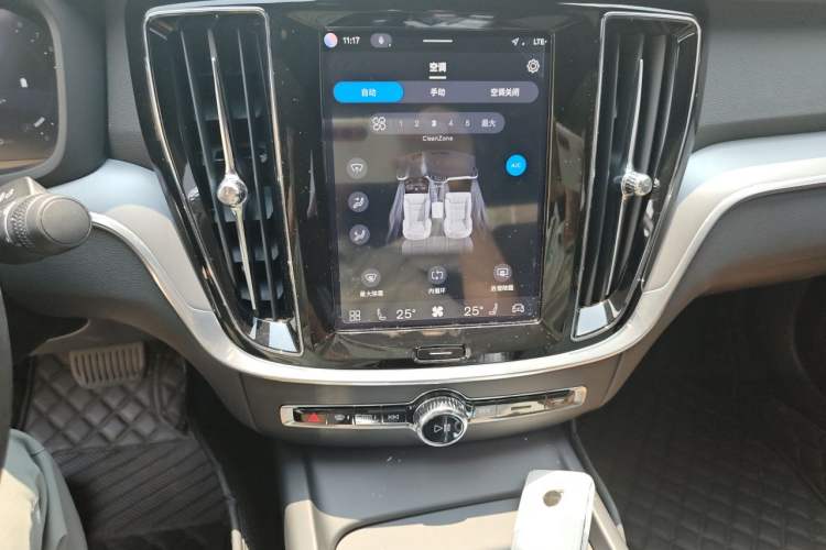 Used Volvo S60 2026 Model B4 Zhiyi Luxury Edition Audio And AC Panel