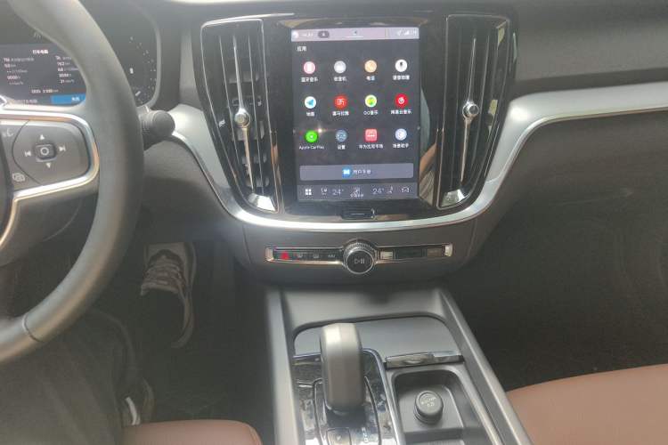 Used Volvo S60 2026 Model B4 Zhiyi Luxury Edition Audio And AC Panel