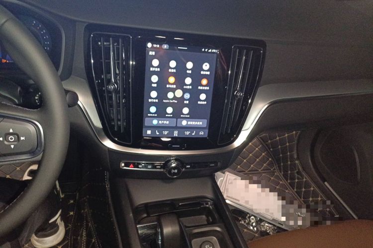 Used Volvo S60 2026 Model B4 Zhiyi Luxury Edition Audio And AC Panel