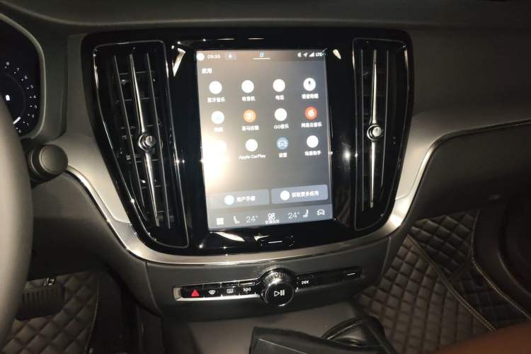 Used Volvo S60 2026 Model B4 Zhiyi Luxury Edition Audio And AC Panel