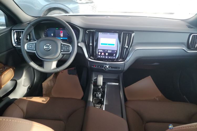 Used Volvo S60 2026 Model B4 Zhiyi Luxury Edition Center Console