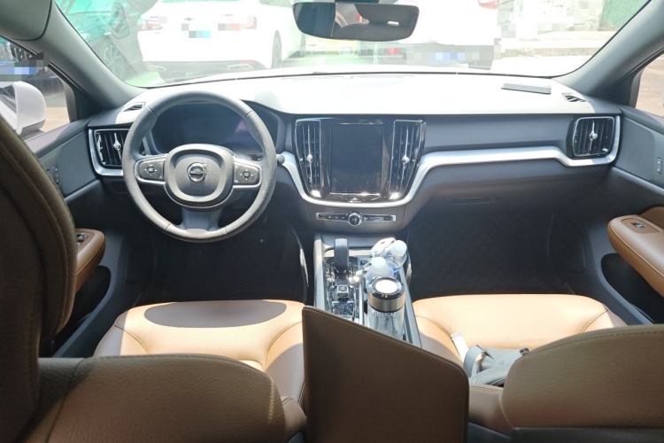 Used Volvo S60 2026 Model B4 Zhiyi Luxury Edition Center Console