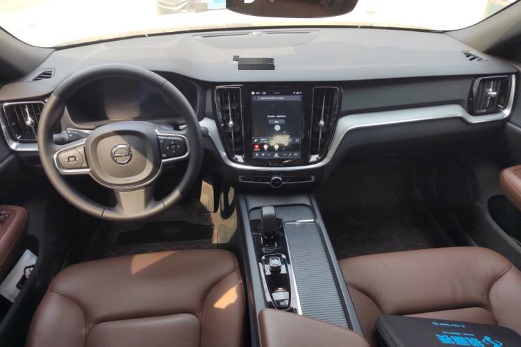 Used Volvo S60 2026 Model B4 Zhiyi Luxury Edition Center Console
