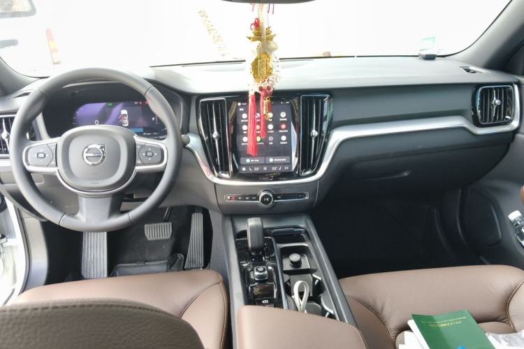 Used Volvo S60 2026 Model B4 Zhiyi Luxury Edition Center Console