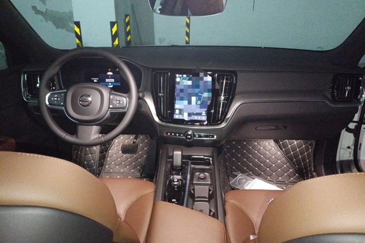Used Volvo S60 2026 Model B4 Zhiyi Luxury Edition Center Console