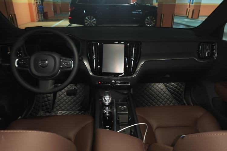 Used Volvo S60 2026 Model B4 Zhiyi Luxury Edition Center Console