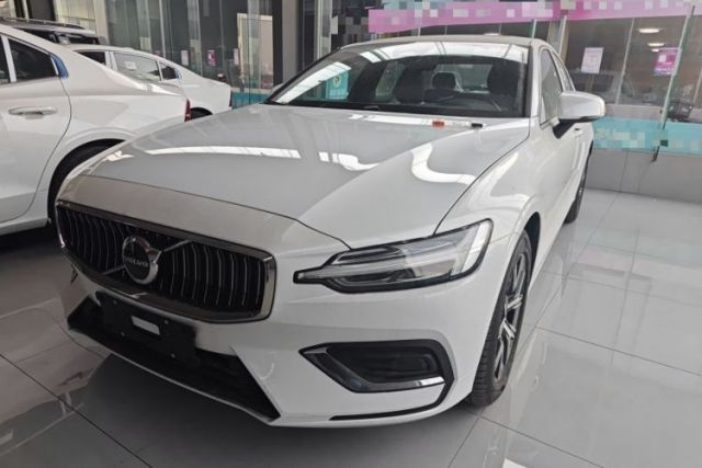 Used Volvo S60 2026 Model B4 Zhiyi Luxury Edition