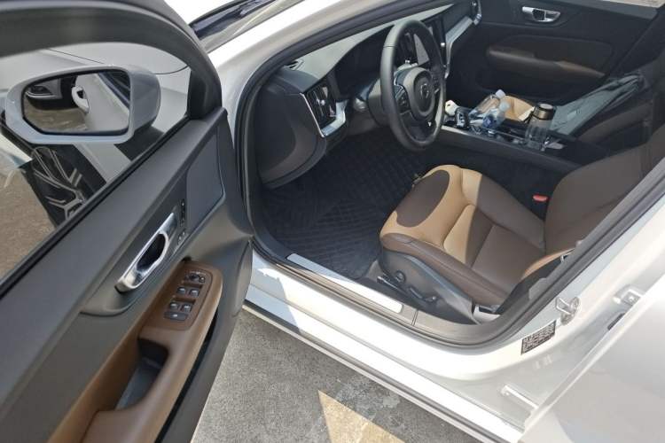 Used Volvo S60 2026 Model B4 Zhiyi Luxury Edition Driver Seat