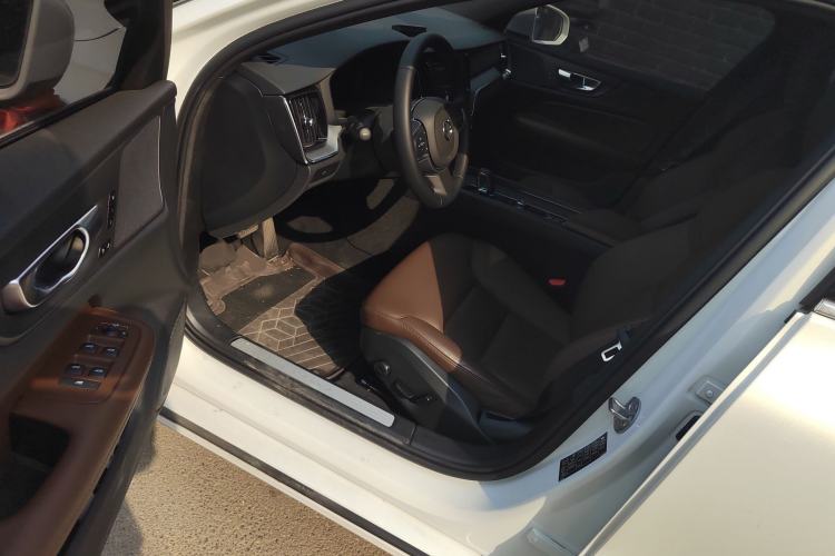 Used Volvo S60 2026 Model B4 Zhiyi Luxury Edition Driver Seat