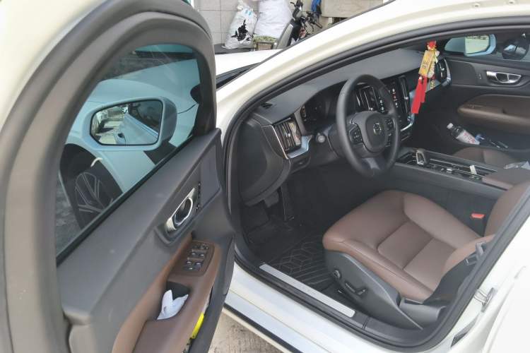 Used Volvo S60 2026 Model B4 Zhiyi Luxury Edition Driver Seat