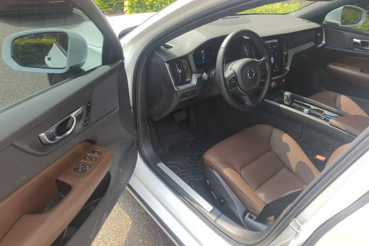 Used Volvo S60 2026 Model B4 Zhiyi Luxury Edition Driver Seat
