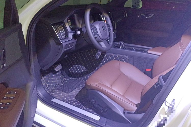 Used Volvo S60 2026 Model B4 Zhiyi Luxury Edition Driver Seat