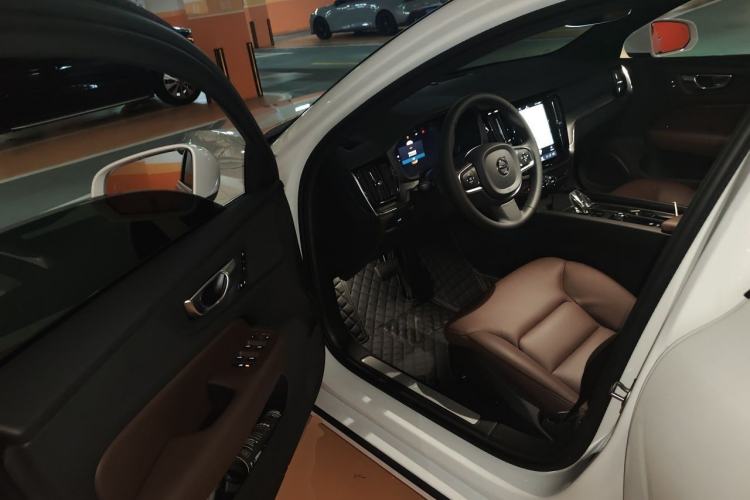 Used Volvo S60 2026 Model B4 Zhiyi Luxury Edition Driver Seat
