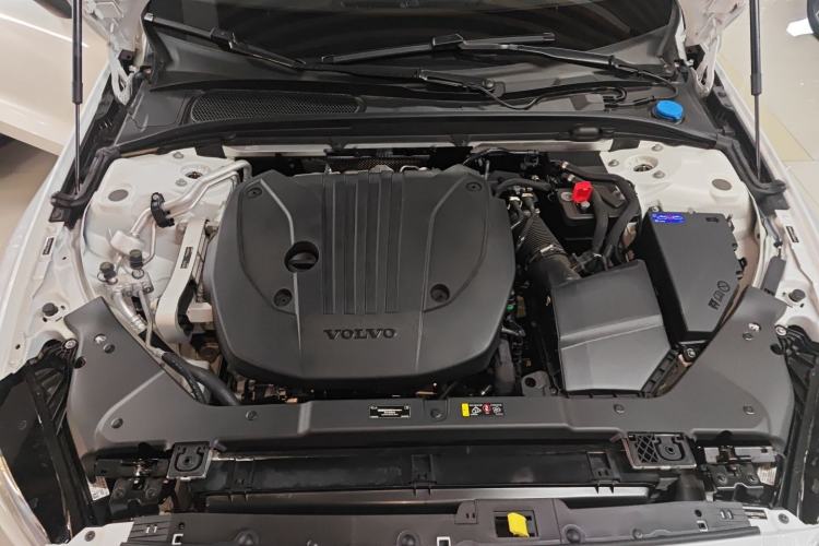 Used Volvo S60 2026 Model B4 Zhiyi Luxury Edition Engine Bay