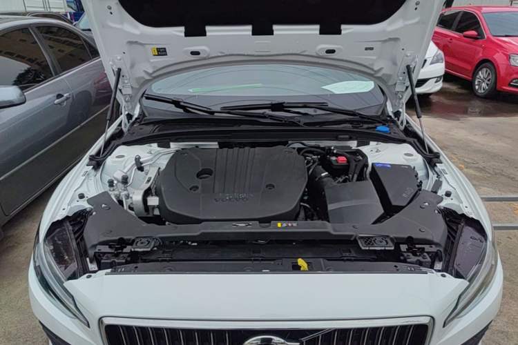 Used Volvo S60 2026 Model B4 Zhiyi Luxury Edition Engine Bay
