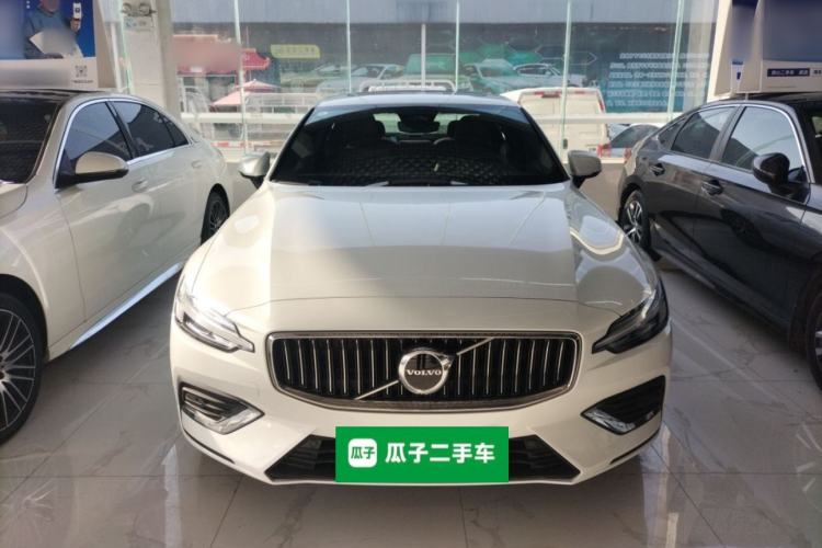 Used Volvo S60 2026 Model B4 Zhiyi Luxury Edition Front