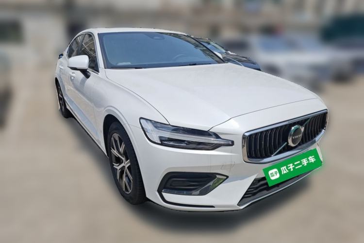 Used Volvo S60 2026 Model B4 Zhiyi Luxury Edition Front Right 45 Deg