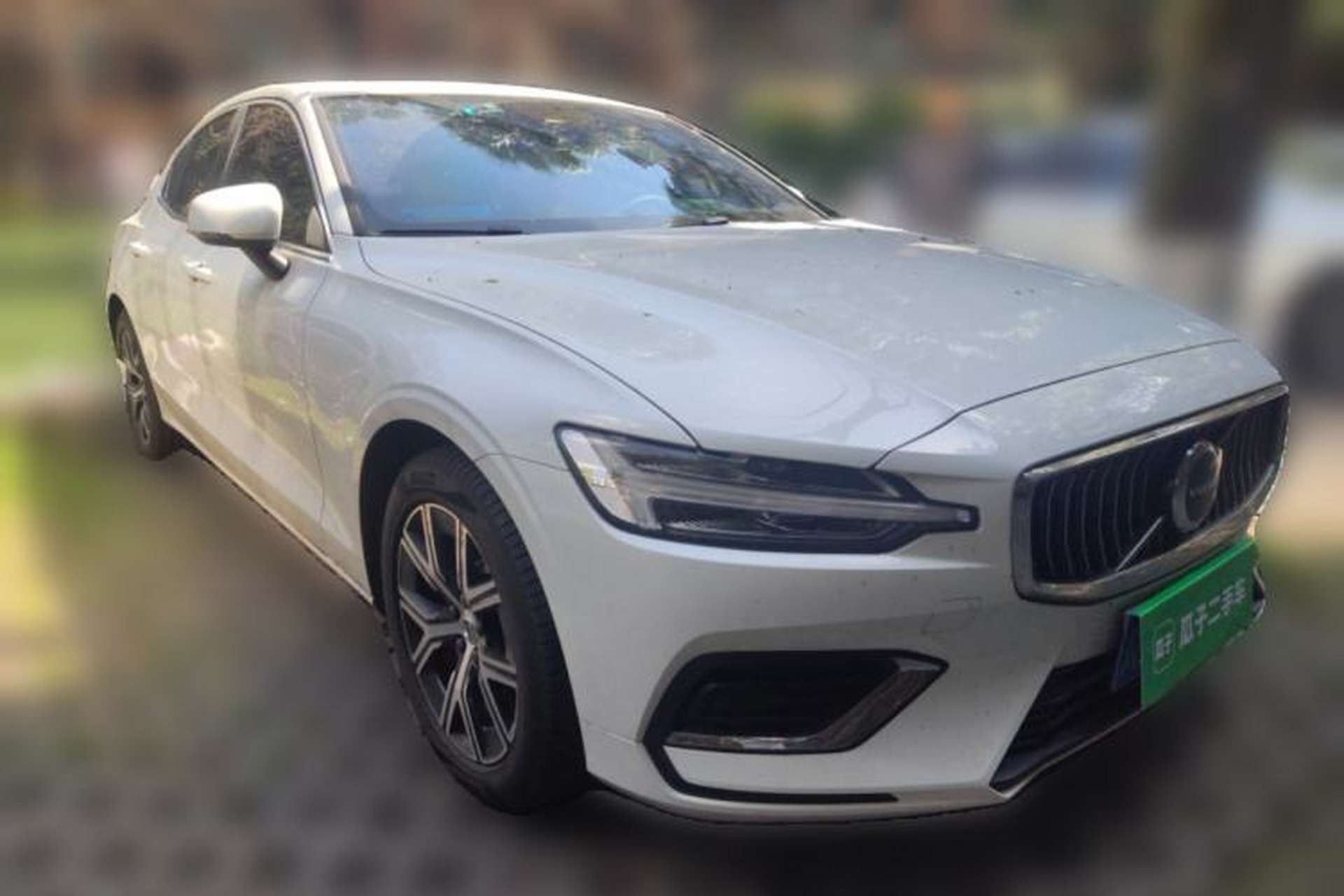 Used Volvo S60 2026 Model B4 Zhiyi Luxury Edition Front Right 45 Deg