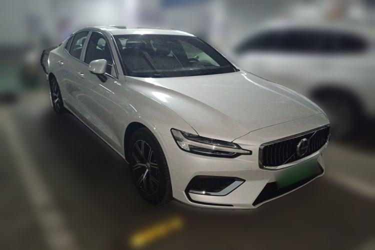 Used Volvo S60 2026 Model B4 Zhiyi Luxury Edition Front Right 45 Deg