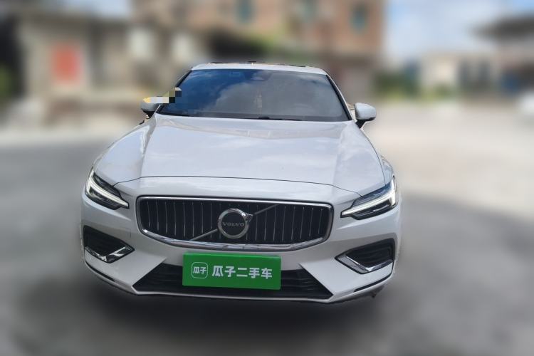 Used Volvo S60 2026 Model B4 Zhiyi Luxury Edition Front