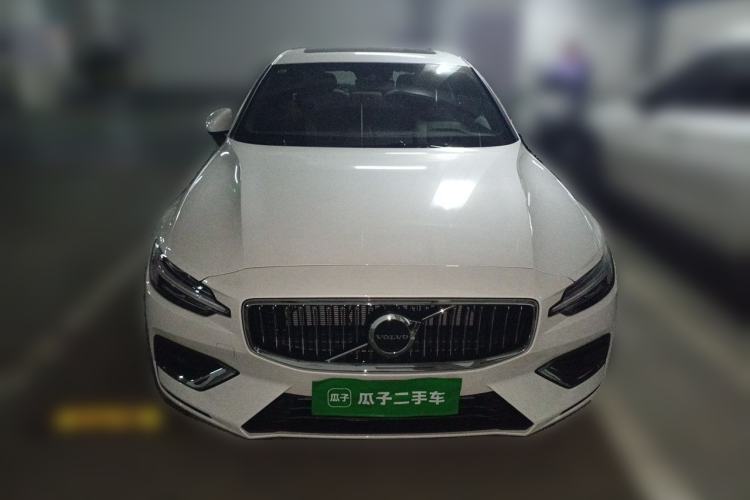 Used Volvo S60 2026 Model B4 Zhiyi Luxury Edition Front