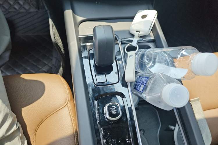 Used Volvo S60 2026 Model B4 Zhiyi Luxury Edition Gear Lever