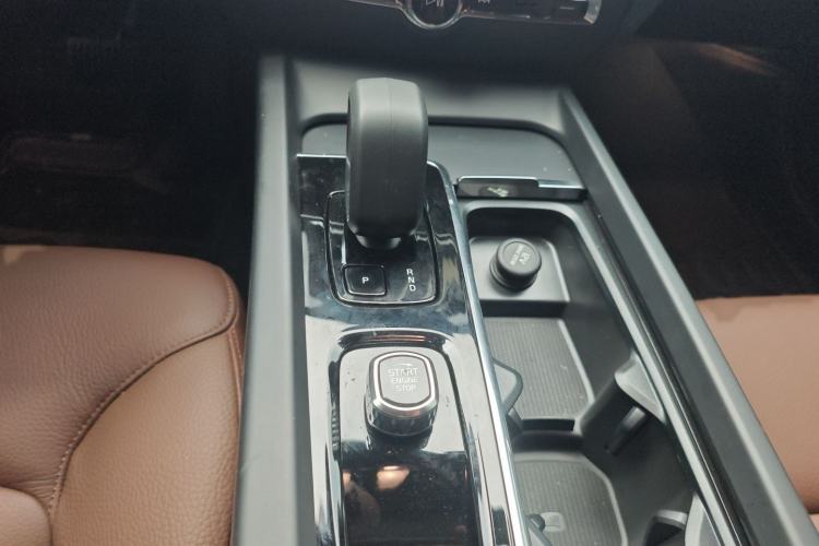 Used Volvo S60 2026 Model B4 Zhiyi Luxury Edition Gear Lever