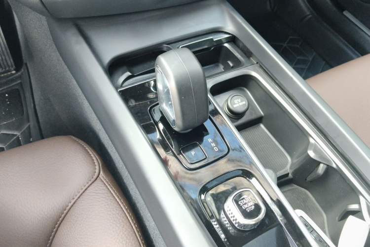 Used Volvo S60 2026 Model B4 Zhiyi Luxury Edition Gear Lever