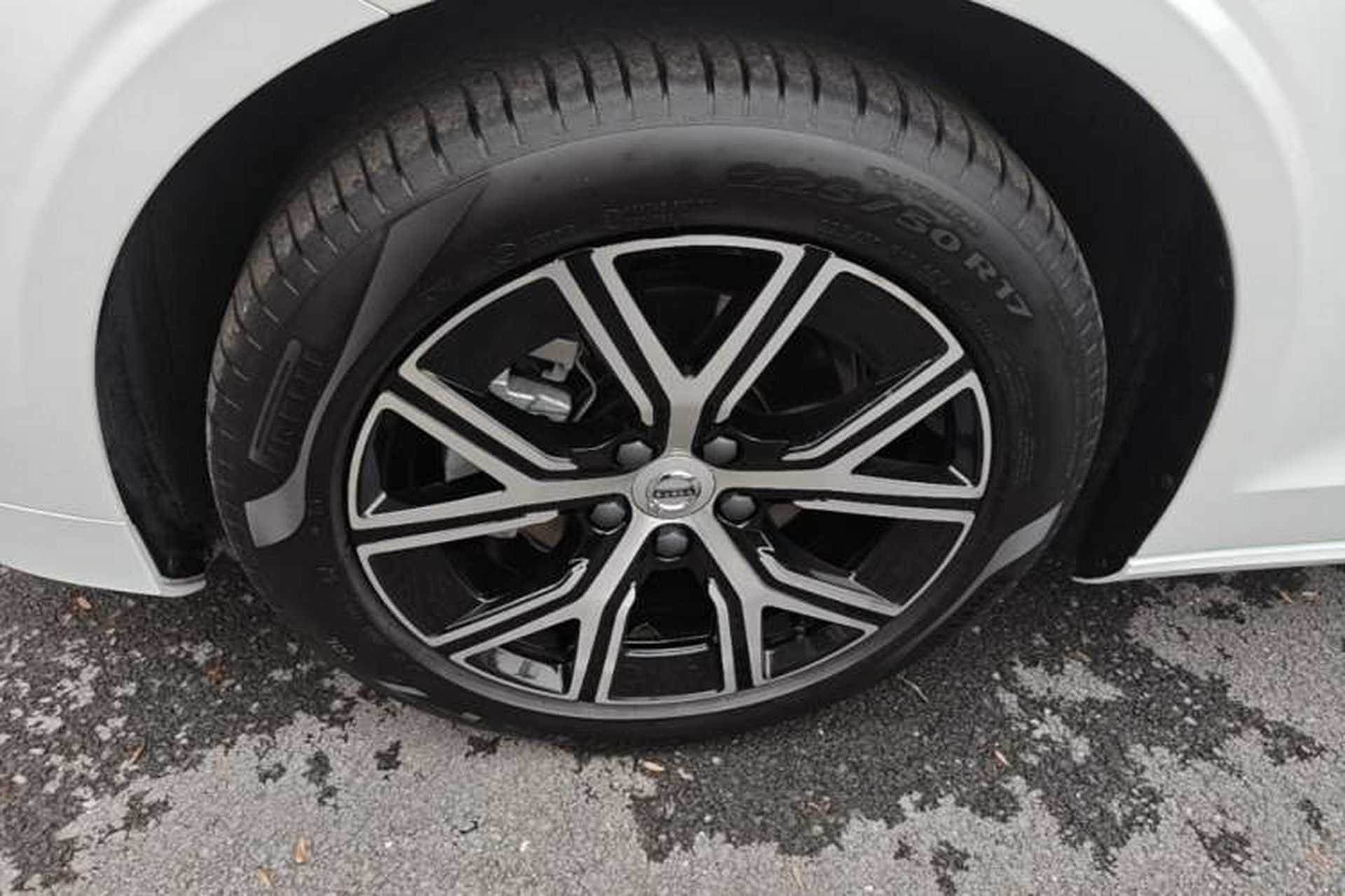 Used Volvo S60 2026 Model B4 Zhiyi Luxury Edition Left Front Wheel Hub