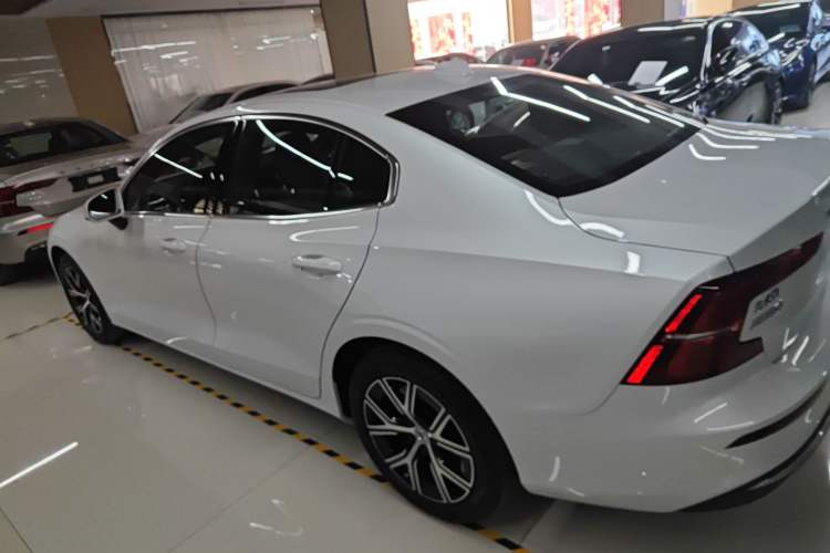 Used Volvo S60 2026 Model B4 Zhiyi Luxury Edition Left Side