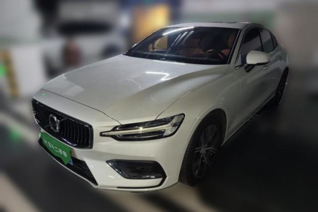 Used Volvo S60 2026 Model B4 Zhiyi Luxury Edition
