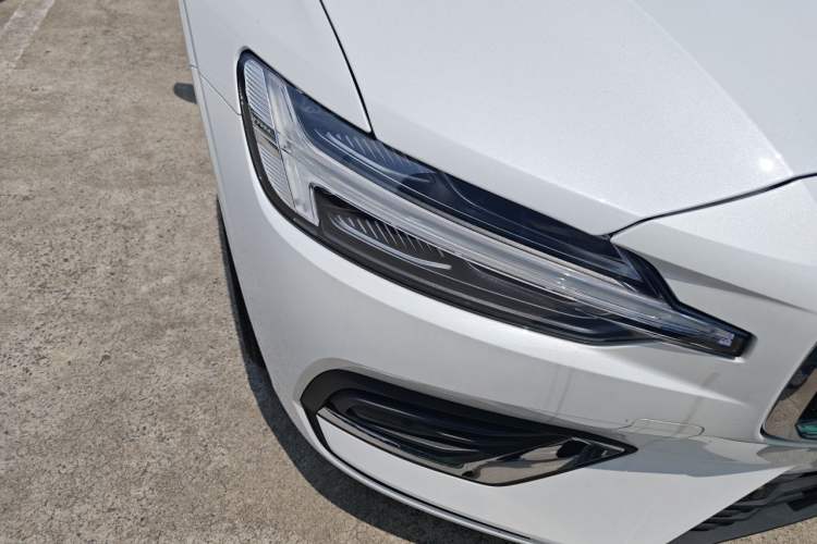 Used Volvo S60 2026 Model B4 Zhiyi Luxury Edition Right Front Headlight