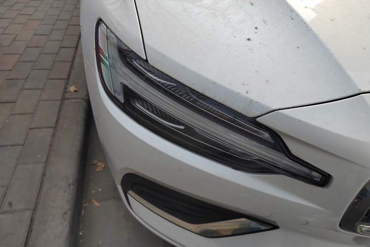 Used Volvo S60 2026 Model B4 Zhiyi Luxury Edition Right Front Headlight