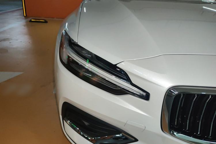 Used Volvo S60 2026 Model B4 Zhiyi Luxury Edition Right Front Headlight