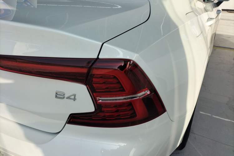 Used Volvo S60 2026 Model B4 Zhiyi Luxury Edition Right Rear Taillight