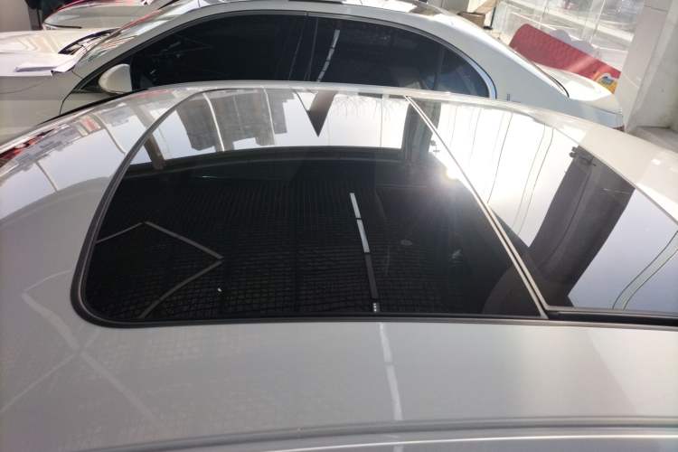 Used Volvo S60 2026 Model B4 Zhiyi Luxury Edition Roof