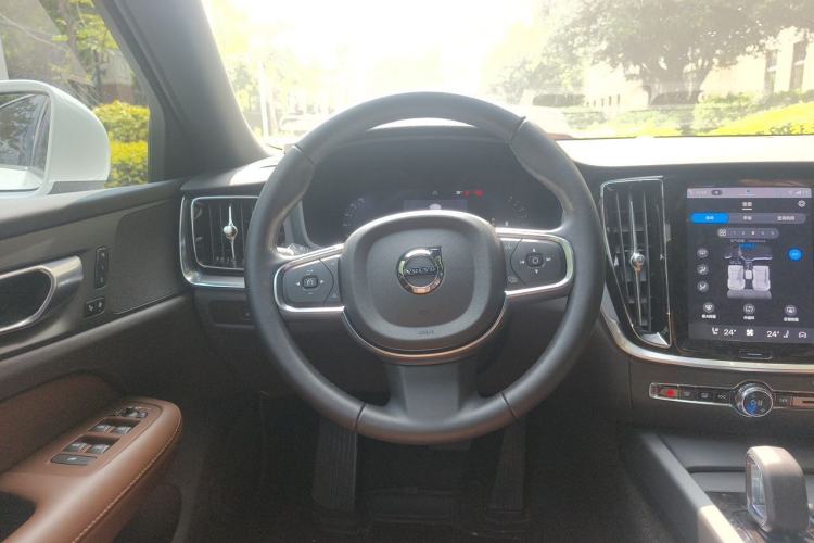 Used Volvo S60 2026 Model B4 Zhiyi Luxury Edition Steering Wheel