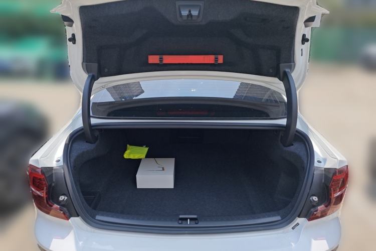 Used Volvo S60 2026 Model B4 Zhiyi Luxury Edition Trunk