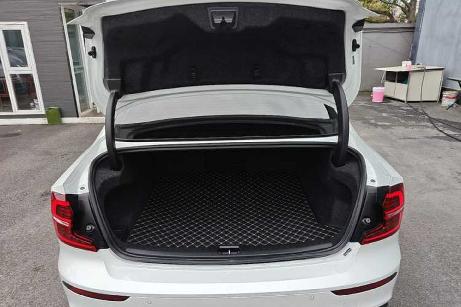 Used Volvo S60 2026 Model B4 Zhiyi Luxury Edition Trunk
