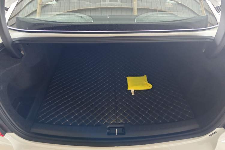 Used Volvo S60 2026 Model B4 Zhiyuan Sport Edition Trunk